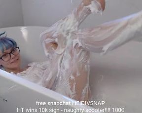 heidiv covers herself in shaving cream