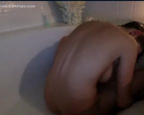 H@zel in the tub