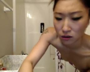 kemply takes a big toy in her ass & showers