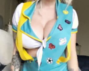 Sexy bimbo solo 4