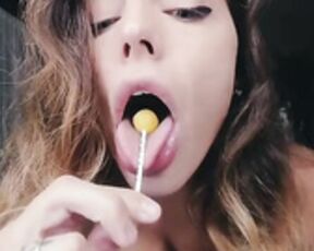 Emily Rinaudo dildo blowjob