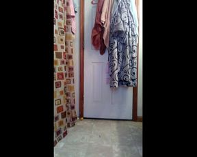 Bathroom Twerk