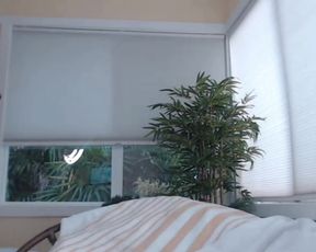 HOT CAM GIRL 49: GORGEOUS BRUNETTE MASTURBATES