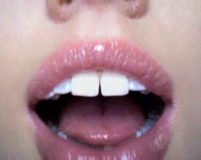 2008 Webcam_girl Private 10 min recording who is she