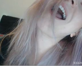 Dahllia Smoking
