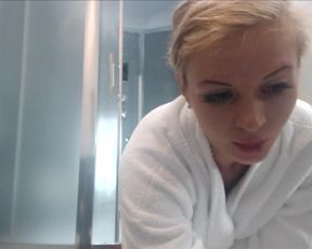 Lindsaystrip4u cum shower