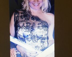 annik stripping and fingering herself