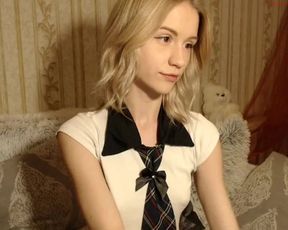 littlemollyy_showing boobs and pussy