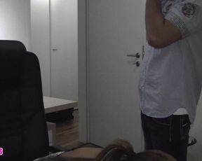 Aische Pervers Pornofalle Fur Ahnungslosen Pc Techniker in private premium video