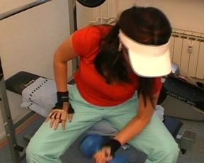 Aische Pervers Im Fitnessstudio in private premium video