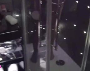 Aische Pervers Hotelboy Entsaftet Unter Der Dusche in private premium video