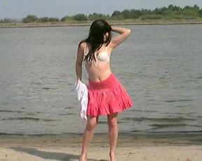 Aische Pervers Hot Strandstrip in private premium video