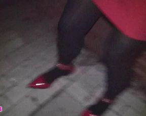 Aische Pervers Dirty Talk Blasen Hinter Der Disco in private premium video