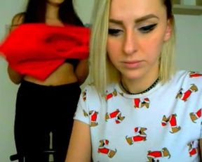Pretty_KeIIi lesbian kiss