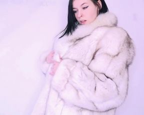 DawnWillow - latex fetish and squirting