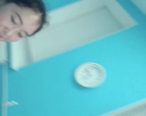 LuisaPeachy oiling her sexy asian butt