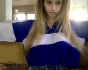 bustybit flash Tits