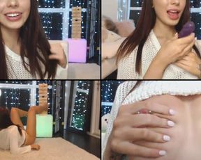 EliseLaurenne home and horny in free cam recording 2018-09-12_104211