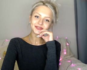 little_sophia_18 1 sideboobs