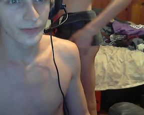 Shorthair girl fuck on cam