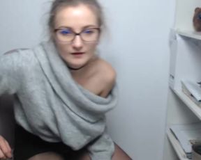 offi_lilly in pantyhose