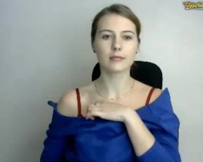 Vimmela bares her shoulders