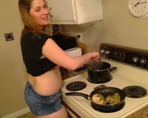 Sneak Peak of me Cooking Dinner, how I am