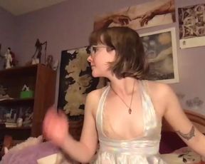 babyy_girrl fucks dildo