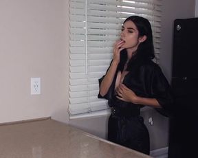 MiaRand-Counter Squirting