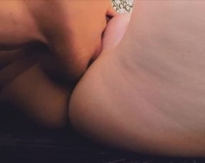 Teen gets an Amazing Orgasm from Cunnilingus + Creampie