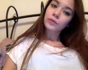 xoxo_melody takes off her shirt