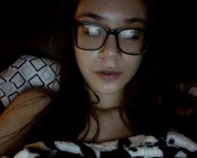 xoxo_melody w/ no shirt (anyone have any more?)