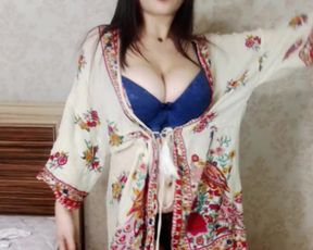 AyaMoon boobs dance