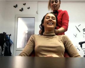 anyarayne  cu taxi, la coafura