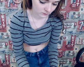 dannikelsoo playing all alone in her bed in private premium video 2016-09-11