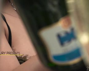 Julia De Lucia 12