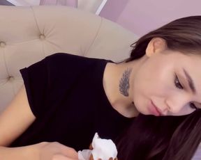 hollyextra 2020-05-04 3