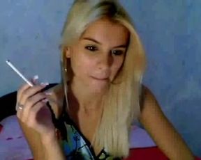 blonde webcam smoker